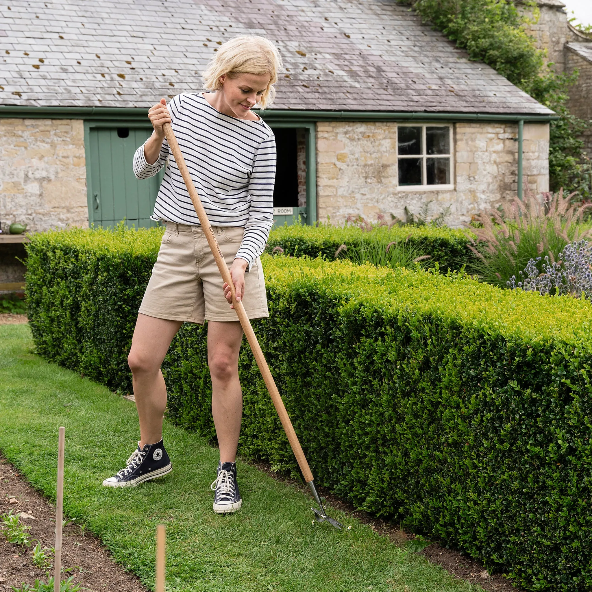 Kent & Stowe Stainless Steel Long Handled Daisy Weeder